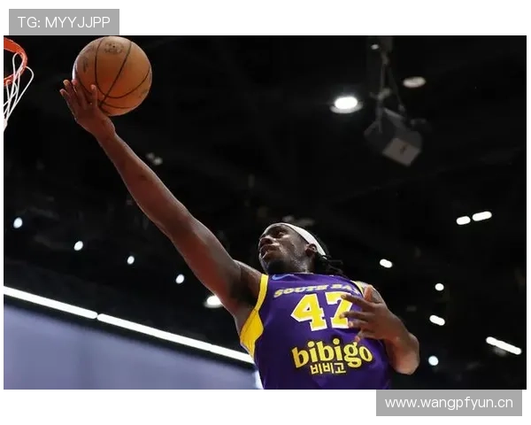 迈克尔·芬利无球掩护提升球队三分率显著超过队内其他锋线替补