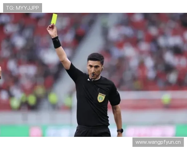 非接触犯规判罚为何经常引发争议？裁判标准全解析